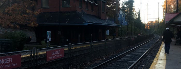 SEPTA Queen Lane Station is one of Chestnut Hill West.