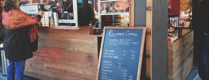 Equator Coffees & Teas is one of สถานที่ที่ Akaash ถูกใจ.