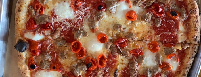 DeSano Pizzeria Napoletana is one of Posti che sono piaciuti a Liz.