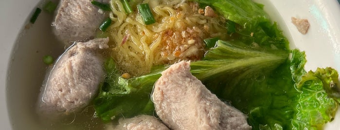 ก๋วยเตี๋ยวข้างวัดนครสวรรค์ is one of Go North.