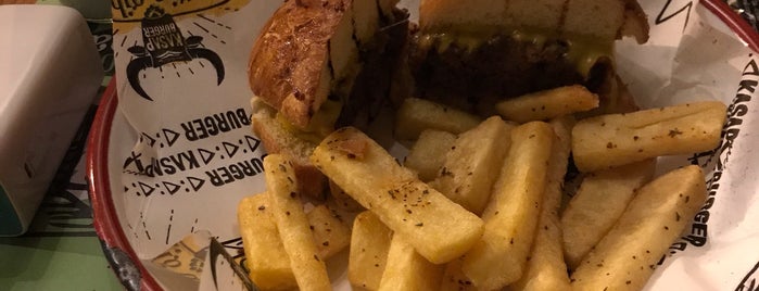 Kasap Burger is one of Fatih : понравившиеся места.