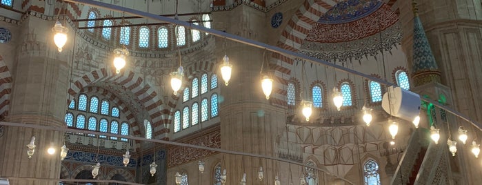 Mesquita Selimiye is one of Locais curtidos por Fatih.