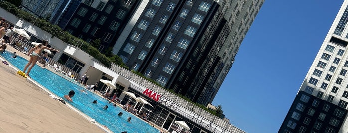 Mashattan Swimming Pool is one of Selda'nın Beğendiği Mekanlar.