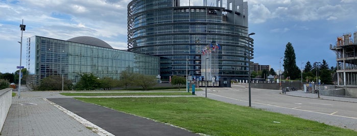 Parlement Européen is one of Straßburg.
