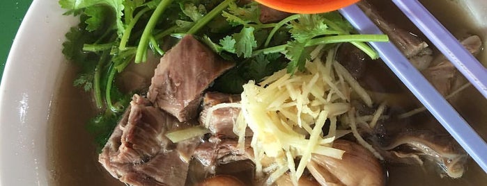 Hong Wen Mutton Soup 紅炇羊肉湯 is one of Must try food in Singapore.
