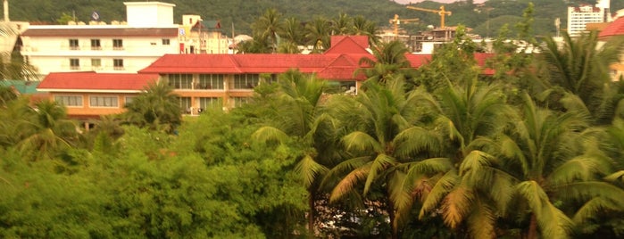 Poppa Palace Hotel Phuket is one of ที่พัก โรงแรม รีสอร์ท.