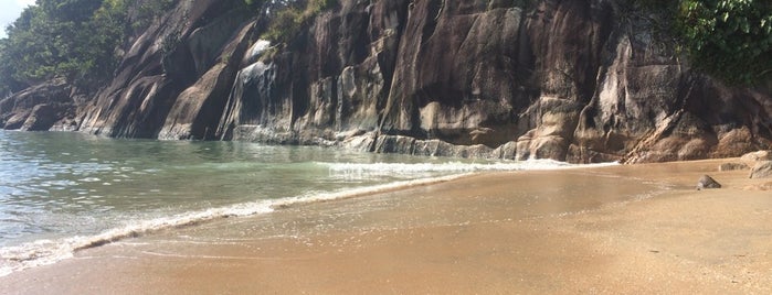 Praia do Cheira Limão is one of Guarujá.