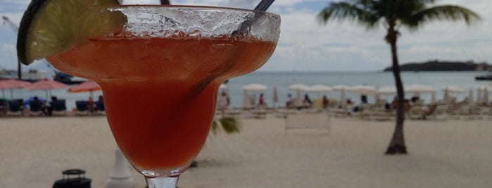 Pina Beach Bar is one of Ran : понравившиеся места.