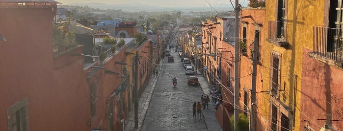 Puente de los Héroes is one of SMA.