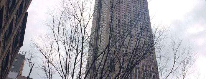 엠파이어 스테이트 빌딩 is one of New York.