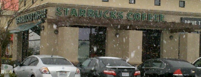 Starbucks is one of สถานที่ที่ Lorelei ถูกใจ.