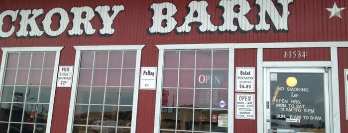 Hickory Barn BBQ is one of Locais salvos de Camila.