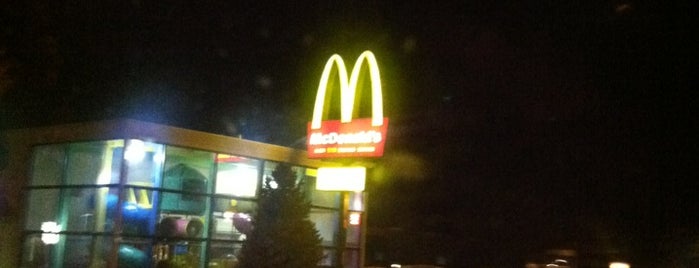 McDonald's is one of Orte, die Anthony gefallen.