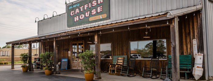 Davids Catfish House is one of Restaurant.