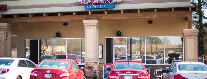 Sidelines Grille - Hickory Flat is one of Kurtさんのお気に入りスポット.