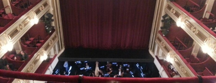 Narodno pozorište is one of Lieux qui ont plu à Carl.