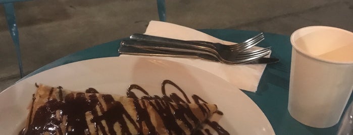 Whisk Crepes Cafe is one of Posti salvati di Beth.