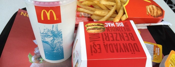 McDonald's is one of Zümrüt'un Beğendiği Mekanlar.