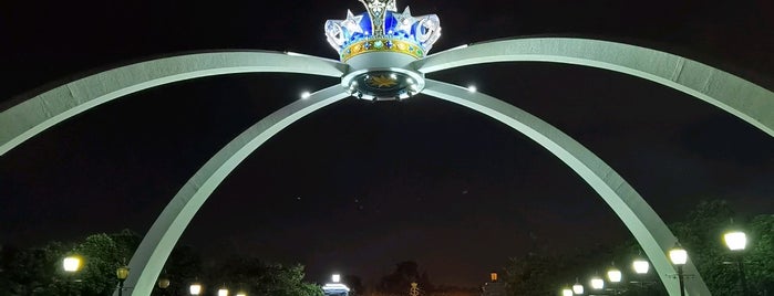 Crown Istana Bukit Serene is one of ꌅꁲꉣꂑꌚꁴꁲ꒒'ın Kaydettiği Mekanlar.