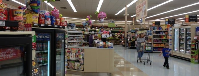 Food Lion Grocery Store is one of Posti che sono piaciuti a Sierra.