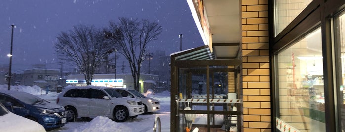 セブンイレブン 弘前駅前3丁目店 is one of 駅の近く.