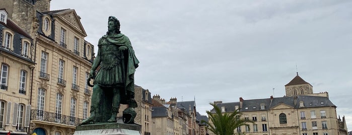 Place Saint-Sauveur is one of Caen.