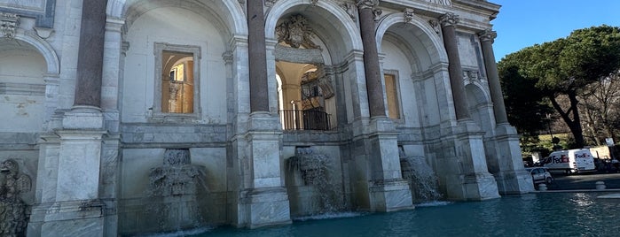 Fontana dell'Acqua Paola is one of Italy.
