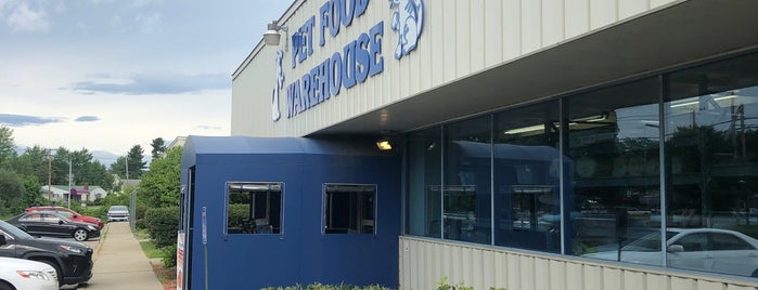 Pet Food Warehouse is one of A few of my favorite things.