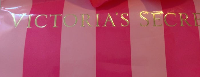 Victoria's Secret is one of Analu'nun Beğendiği Mekanlar.