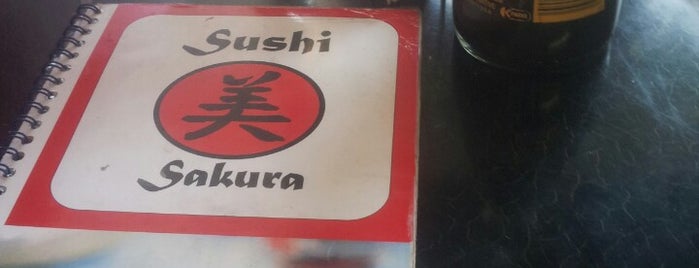 Sushi Sakura is one of lugares favoritos.