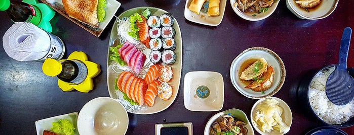 Sushi Konishi is one of Família.