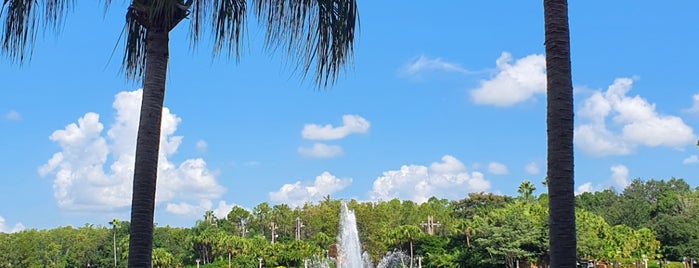 Disney's Coronado Springs Resort and Convention Center is one of Lugares favoritos de Julio.