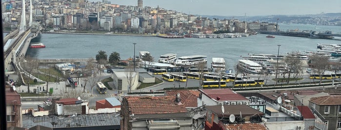 Cafe Haliç is one of İstanbul2.