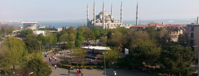 Grande Cafe is one of Sinem'in Beğendiği Mekanlar.