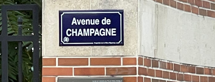 Avenue de Champagne is one of France oui oui 2.