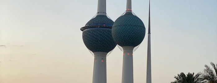 kuwait tower sea side is one of สถานที่ที่ Hashim ถูกใจ.