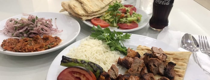 Huzur Restaurant is one of K G'ın Beğendiği Mekanlar.