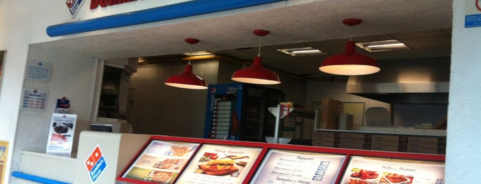 Domino's Pizza is one of Lieux qui ont plu à Gsus.