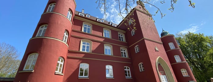 Hotel Schloss Spyker is one of Mein Rügen.