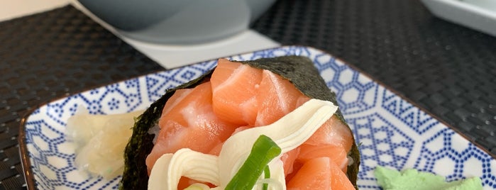 Uni Sushi is one of Bons lugares no mundo!.