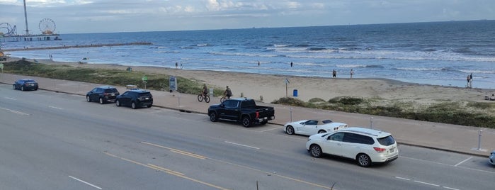 Tiki Bar is one of Texas Galveston.