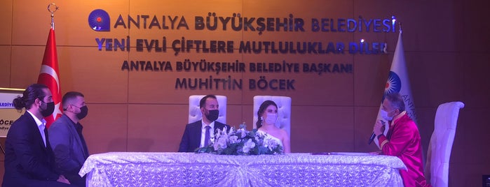 Antalya Büyükşehir Belediyesi Nikah Salonu is one of Posti che sono piaciuti a Gözde.