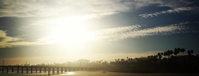 Santa Barbara Pier is one of Posti che sono piaciuti a Amélie.