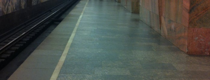 metro Barrikadnaya is one of Complete list of Moscow subway stations.