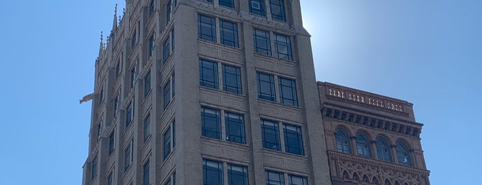 Jackson Building is one of Tempat yang Disukai Grayson.
