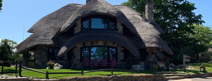 Mushroom Homes is one of Phyllis'in Beğendiği Mekanlar.