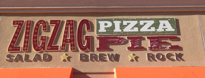 ZIGZAG Pizza is one of สถานที่ที่ Rosana ถูกใจ.