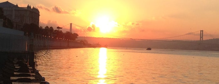 Dolmabahçe is one of Istanbul City Guide.