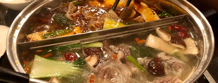 YY Hot Pot is one of Andyさんのお気に入りスポット.