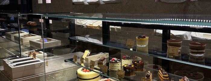 Savor Bakery is one of Sharqiyah Faves.